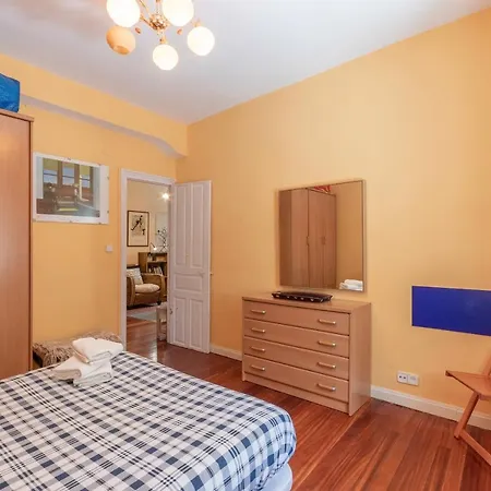 Antigua Casa De Escritor En La Playa De *