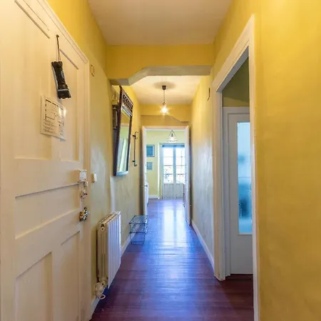 Antigua Casa De Escritor En La Playa De *