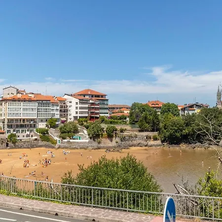 Antigua Casa De Escritor En La Playa De Mundaka *